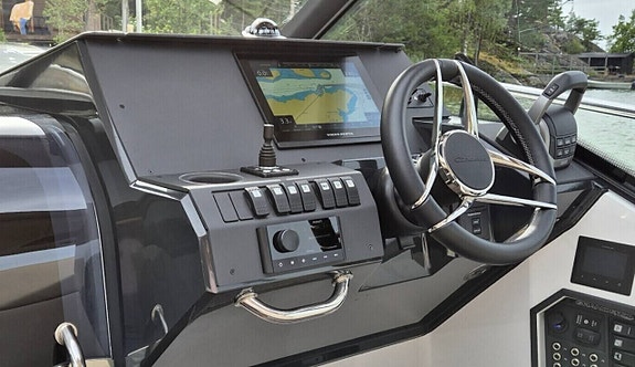 Grandezza 28 OC / Volvo Penta 270 hk / 2023 / Välutrustad! 3 of 5