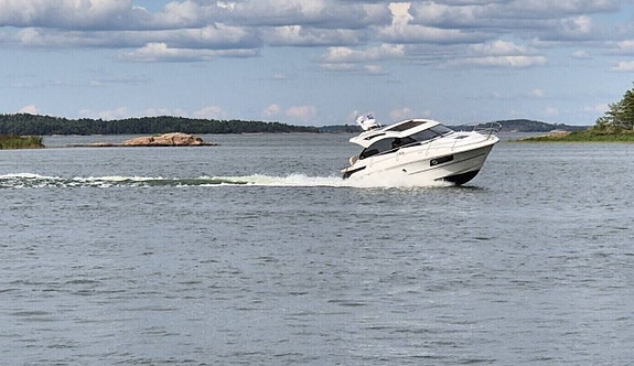 Grandezza 28 OC / Volvo Penta 270 hk / 2023 / Välutrustad! 2 of 5