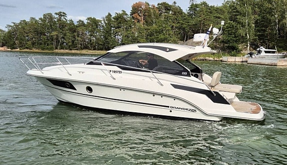 Grandezza 28 OC / Volvo Penta 270 hk / 2023 / Välutrustad!