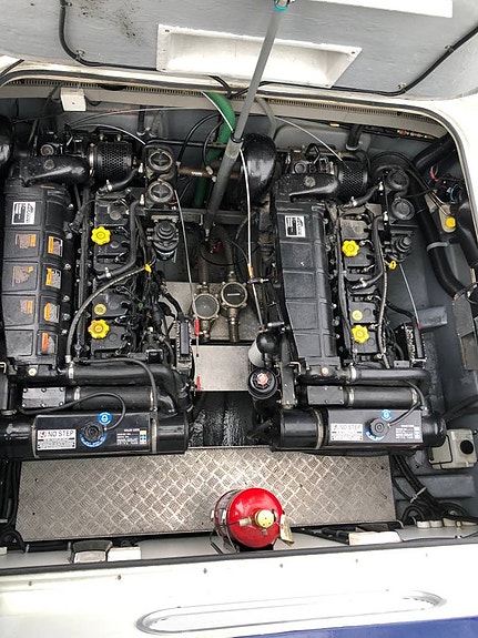 Broson seacurity 36 mercrusier diesel 695000kr i kungshamn 8 of 12