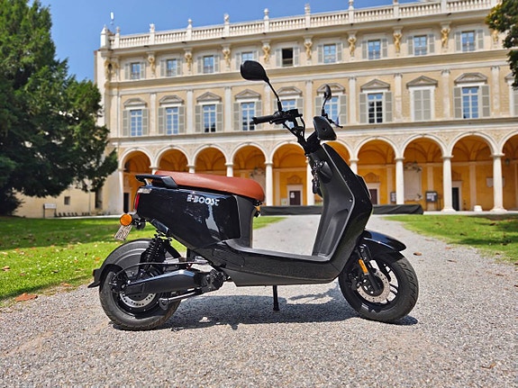 E-Boost Black - Elscootern