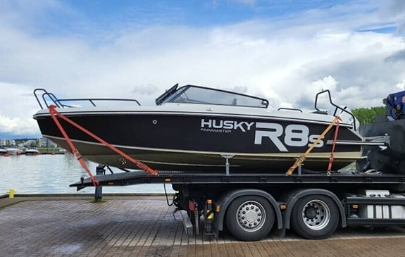 Kampanj Finnmaster Husky R8 / Yamaha 300hk / Få timmar!