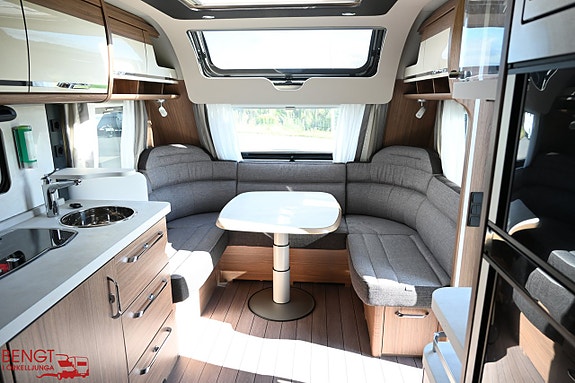 Knaus Scandinavian Selection 590 UE | Mover | Markis 10 of 19