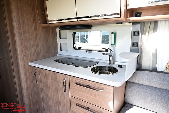 Knaus Scandinavian Selection 590 UE | Mover | Markis 11 of 19