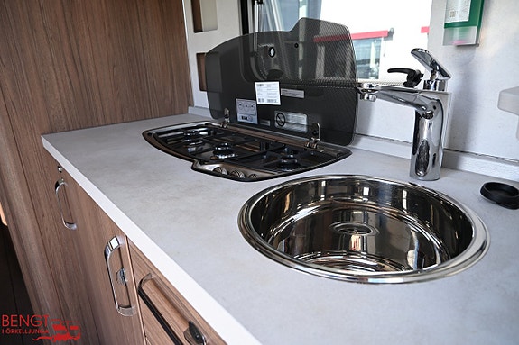Knaus Scandinavian Selection 590 UE | Mover | Markis 12 of 19