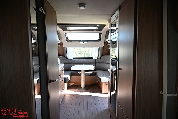 Knaus Scandinavian Selection 590 UE | Mover | Markis 9 of 19
