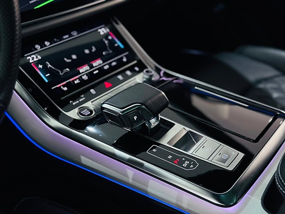 Audi Q8 12 of 22