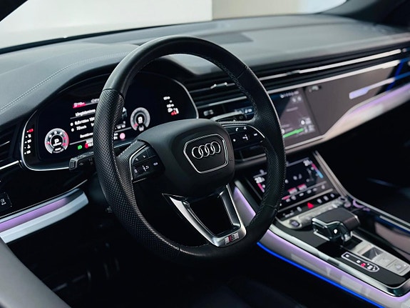 Audi Q8 10 of 22