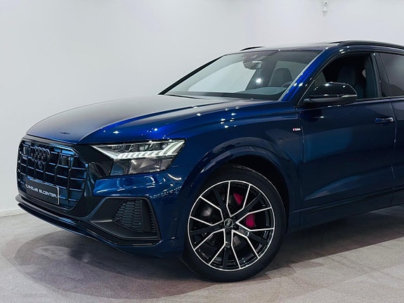 Audi Q8 2 of 5
