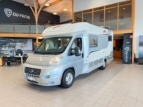 Carthago CHIC C-LINE T 4.3 (Kedja 3.0L+Solcell+DB+C-dammsug)