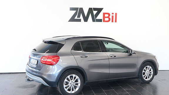 Mercedes-Benz GLA200 4 of 5