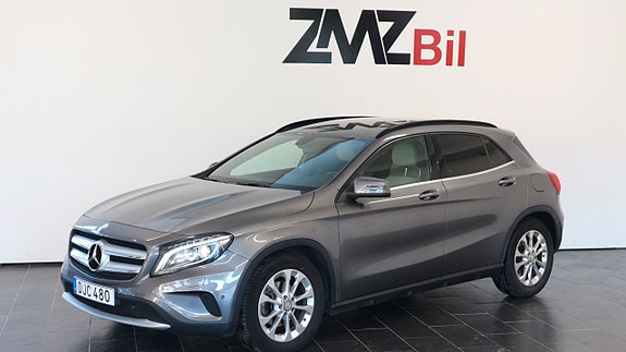 Mercedes-Benz GLA200 2 of 5