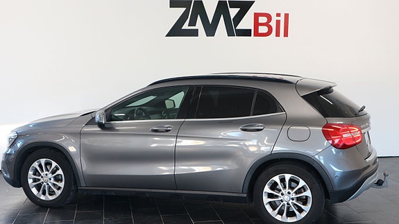 Mercedes-Benz GLA200 3 of 5