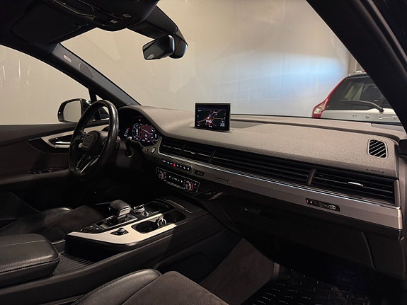 Audi Q7 8 of 23
