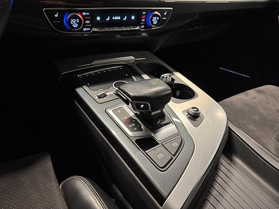 Audi Q7 10 of 23