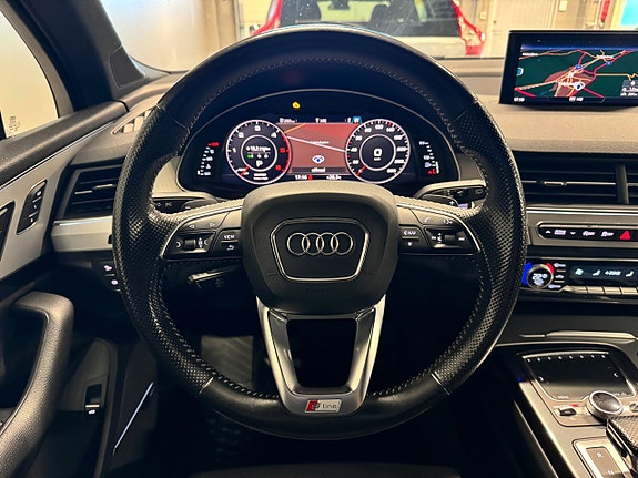 Audi Q7 9 of 23