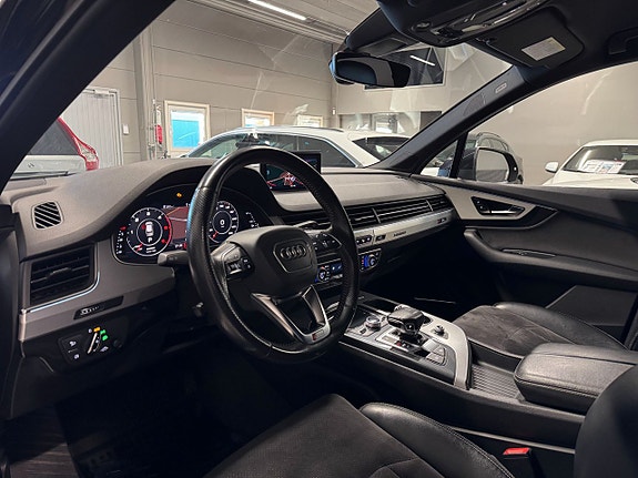 Audi Q7 6 of 23
