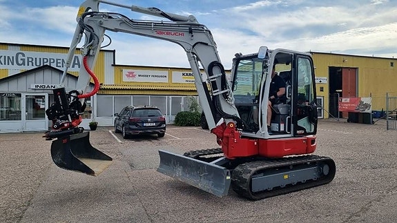 Takeuchi TB 257 FR 3 of 14