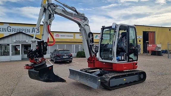 Takeuchi TB 257 FR 2 of 14