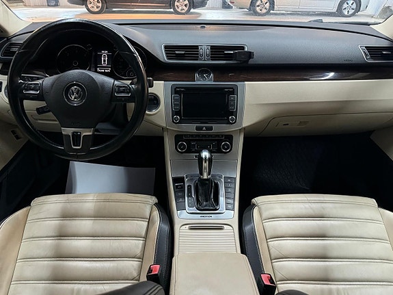 Volkswagen Passat CC 6 of 17