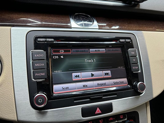Volkswagen Passat CC 11 of 17