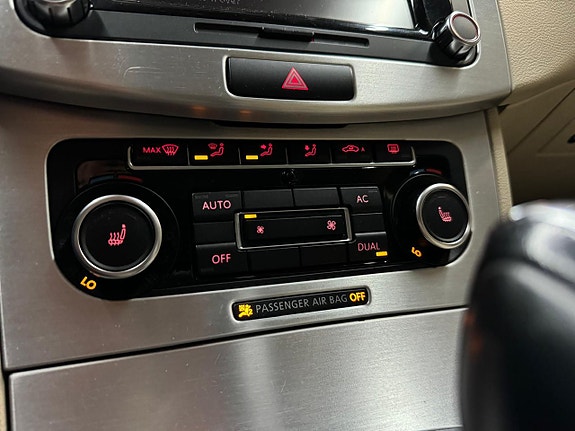 Volkswagen Passat CC 13 of 17