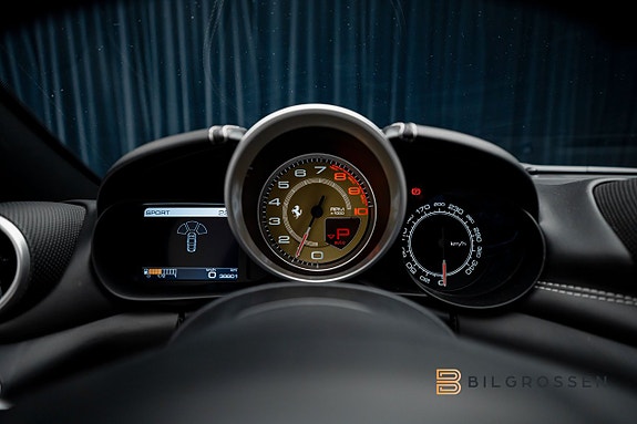 Ferrari California T 21 of 27