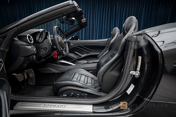 Ferrari California T 17 of 27