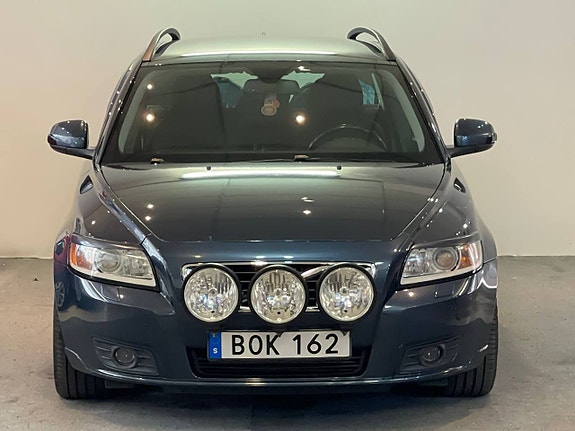 Volvo V50 2 of 5