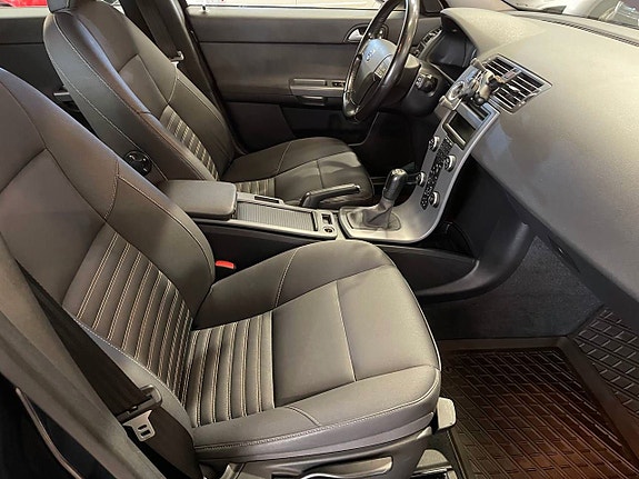 Volvo V50 9 of 13