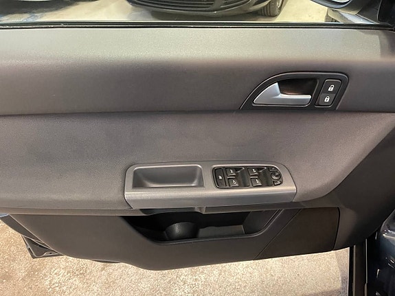 Volvo V50 7 of 13