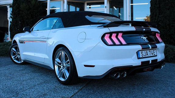 Ford Mustang 5 of 14