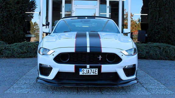 Ford Mustang 2 of 14
