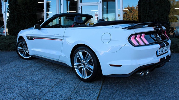 Ford Mustang 6 of 14