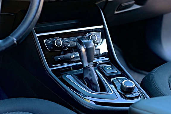 BMW 218 8 of 14