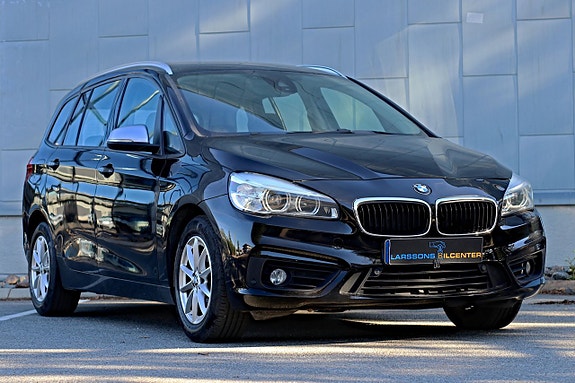 BMW 218 3 of 14