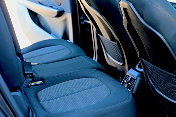 BMW 218 9 of 14