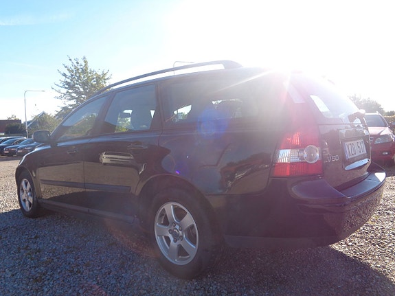 Volvo V50 3 of 5