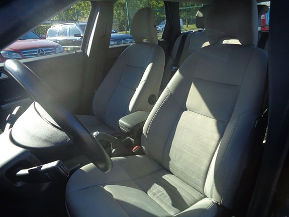 Volvo V50 15 of 16