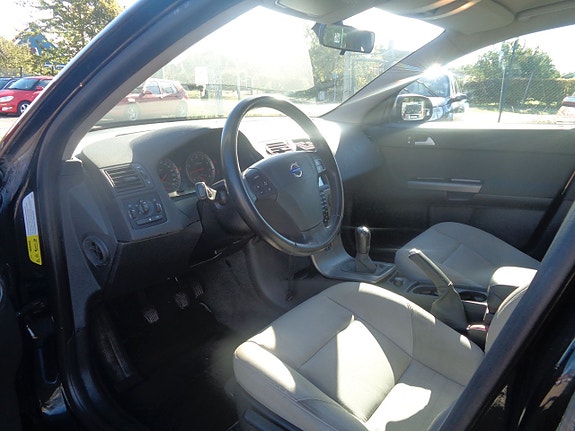 Volvo V50 14 of 16