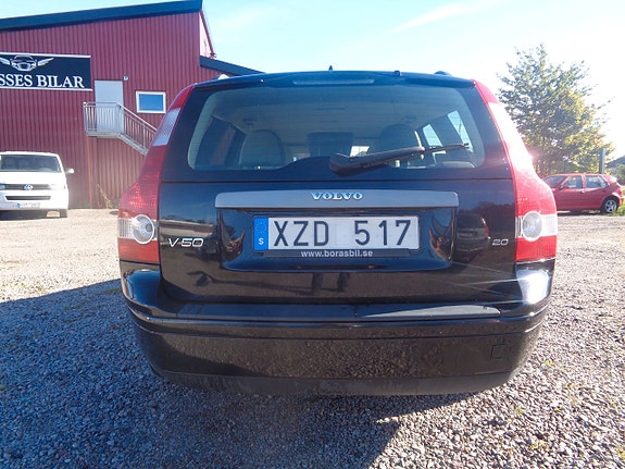 Volvo V50 4 of 5