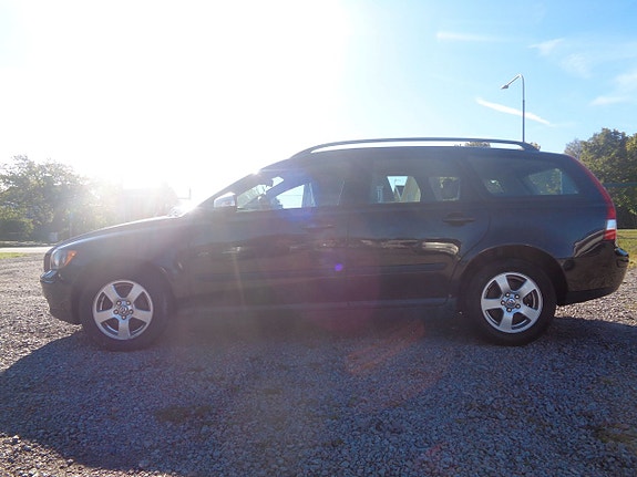 Volvo V50 2 of 5