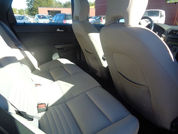 Volvo V50 10 of 16