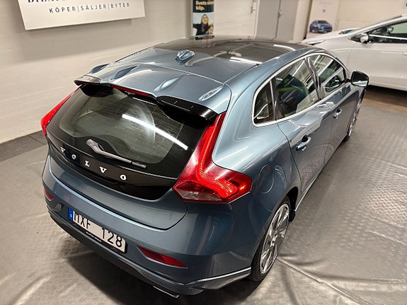 Volvo V40 8 of 27