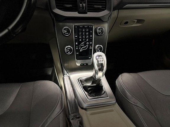 Volvo V40 22 of 27