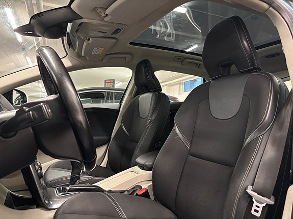 Volvo V40 14 of 27