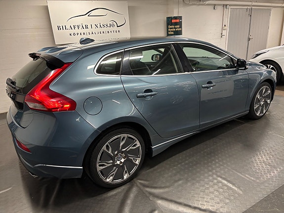 Volvo V40 10 of 27