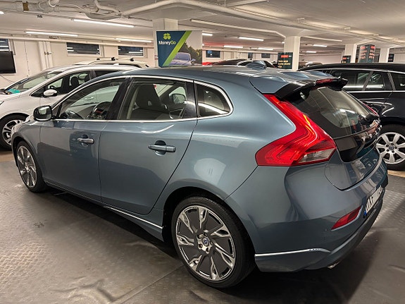 Volvo V40 5 of 27