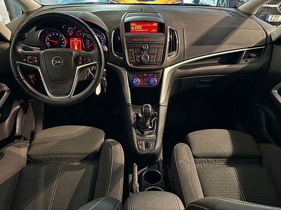 Opel Zafira 6 of 12