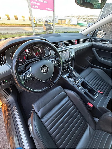 Volkswagen Passat 3 of 5